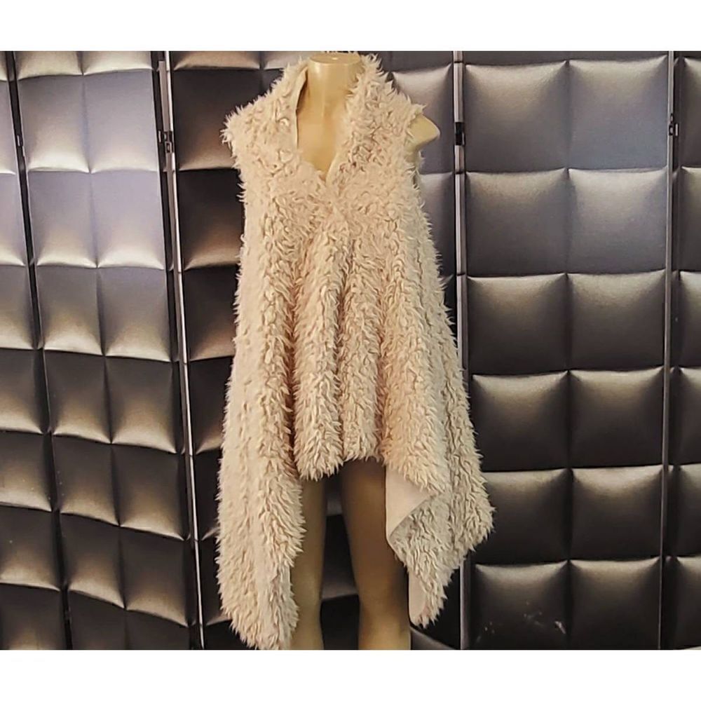 COPY - Akira sleeveless oversized vest